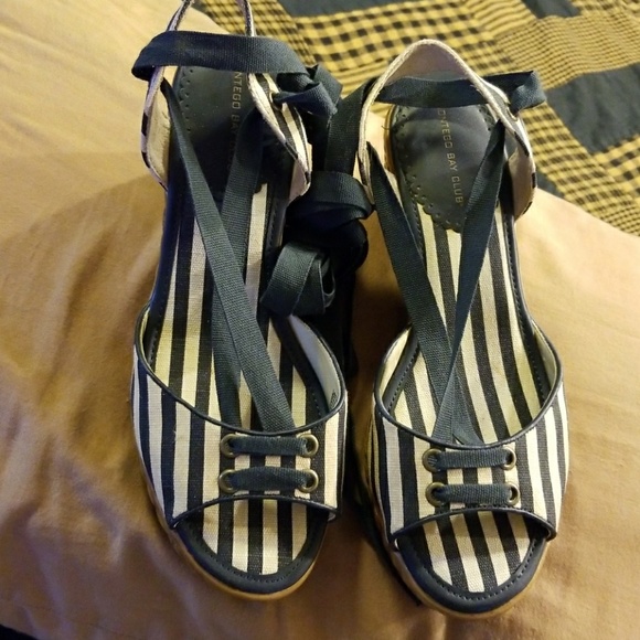 Montego Bay Club Shoes - Beautiful Vintage Style Lace up Wedge Shoes